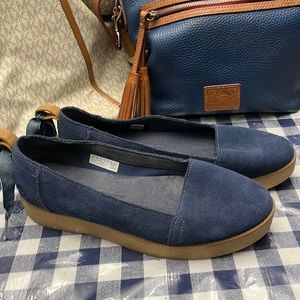 Only worn once, Timberland blue suede slip on shoes. Denim ribbon bows, size 9.5